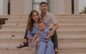 Baby Issa Putra Nikita Willy Balas Sapaan Ayah, Ekspresi Saling Tatap Gemoy Banget