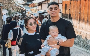 Punya Imej Serius, Foto Kocak Indra Priawan Pakai Klompen Dibongkar Nikita Willy