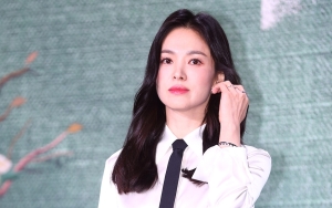 Ekspresi Kiyowo Song Hye Kyo di Event 'The Glory' Curi Perhatian