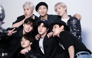 BTS Heboh Kagumi Ketampanan V di Pemotretan Solo