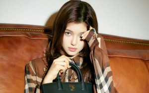 Danielle NewJeans Tampilkan Beragam Pose Menawan Bersama Burberry di Majalah Vogue Korea