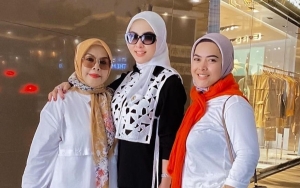 Momen Adem Ibu Syahrini Baca Al Quran Beredar Luas, Wajah Tanpa Filter Ikut Disorot