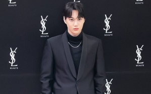 Kai EXO Raih Dua Trofi Kemenangan dengan 'Rover', Nangis dan Tak Nyangka