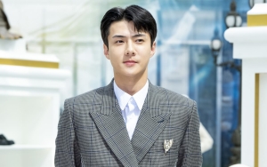 Sehun EXO Akui Ada Wanita yang Pura-pura Jadi Pacarnya, Fans Temukan Bukti