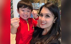 Pamerkan Skill Dewa Raphael Moeis Saat Renang, Sandra Dewi: Dia Hidup di Air