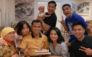 Fuji An Mewek Usai Potret Mendiang Vanessa Angel dan Bibi Andriansyah Diedit ke Foto Keluarga