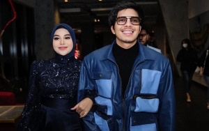 Waduh! Atta Halilintar Nyaris Hancurkan Buket Mawar Raksasa Untuk Aurel Hermansyah