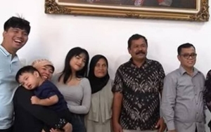Haji Faisal Beri Amplop Gepokan Uang ke Pak Ansori, Kebaikan Tersembunyi Lainnya Bikin Syok