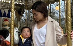 Nikita Willy Rayakan Ultah Pertama Baby Issa dengan Berbagi di RS, Penampilan Ikut Disorot