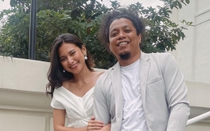 Pakai Baju Adat Sumba Bareng Arie Kriting, Pesona Indah Permatasari Dipuji Abis-abisan