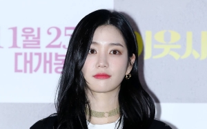 Media Korea Soroti Lee Yu Bi Tak Peduli Hujatan Outfit Mencolok di Nikahan Lee Seung Gi-Lee Da In