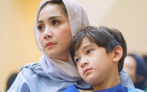 Rafathar Protes Diledek Muka Datar Saat Nyanyi, Nagita Slavina Bela Mati-matian