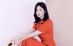 Song Hye Kyo Terima Hadiah dari Teman Pria Yang Lebih Muda Darinya