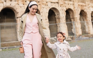 Shandy Aulia Kaget Lihat Putri Cantik Pose Bak Orang Dewasa Saat Jadi Model Dadakan