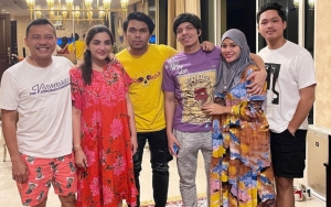 Ikut Atta-Aurel Lebaran di Jember, Thariq Halilintar Ditodong THR dan Diserbu Anak-Anak Kecil