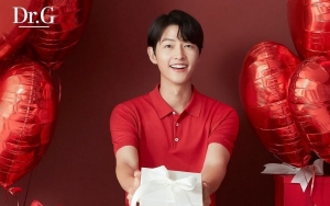 Bakal Tampilkan Sisi Akting Berbeda, Song Joong Ki Tampak Kelam di Poster 'Hopeless'
