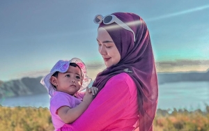 Suka Ngereog Di Mobil, Moana Anak Ria Ricis Bereaksi Beda Kala Naik Kapal Nikmati Laut Karimun Jawa