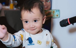 Rayyanza Jadi Petani Stroberi, Pose Sakit Gigi dan Pipi Bak Tomat Bikin Gemas