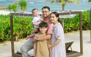 Paras Rafathar Pose Kece Bareng Rayyanza Cipung Bikin Salfok Hingga Disebut Kian Meresahkan