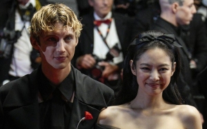 Bak Bestie, Momen Jennie-Troye Sivan Saling Merangkul dan Menatap Manis di Cannes Curi Atensi
