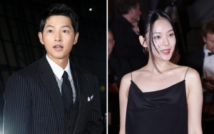 Song Joong Ki Beri Perhatian Manis Ke BIBI di Red Carpet Cannes 2023