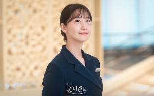 Yoona SNSD Terus Latihan Senyum Bahkan Saat Tidur di 'King the Land'