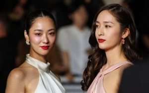 Perhatian Jeon Yeo Bin ke Outfit Berani Krystal di Festival Film Cannes Disorot Media Korea