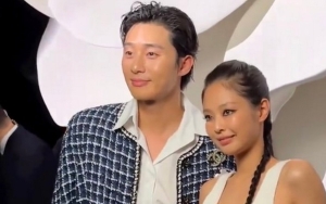 Kelihatan Jadi Bestie, Jennie-Park Seo Joon Makin Nyaman Pose Bareng Di Acara Chanel