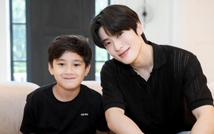 Usai Jaehyun NCT, Rafathar Lagi-Lagi Buat Iri Pasca Foto Bareng Legenda Sepak Bola Kaka