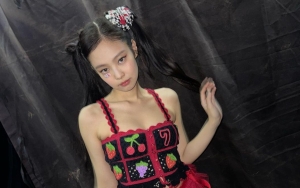 Jennie BLACKPINK Curi Perhatian Lewat Outfit Seksi dan Makeup Colorful di Konser 'BORN PINK' Jepang