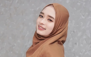 Niat Bercanda, Guyonan Inara Rusli Soal 'Baju Dinas' Malah Kena Nyinyir
