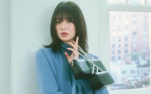 Meski Kualitas Rendah, Kecantikan Song Hye Kyo Tetap Terpancar dari Foto Low HD