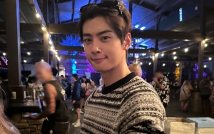 Kontras Vibes Cha Eunwoo ASTRO Sebelum & Sesudah Dinner di Paris Disorot