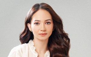 Enzy Storia Pamer Foto Cantik Dreamy Jelang Tinggalkan Indonesia, Pose Tidur Bak Lukisan Hidup