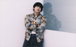 V BTS Beber Suka Duka Warnai Rambut Hingga Kini Punya Kebiasaan Baru