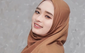 Inara Rusli Disentil Soal Aurat Usai Pamer Foto Masa Kecil Tanpa Hijab