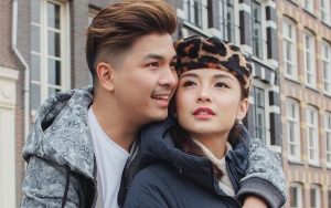 Momen Glenn Alinskie Pijat Kaki Chelsea Olivia Bikin Adem di Tengah Heboh Kasus Artis Selingkuh