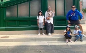 Desta Foto Happy Kiyowo Bareng Natasha Rizky dan Anak-Anak, Caption 'Payung' Banjir Doa Rujuk