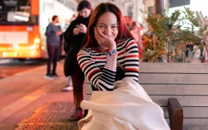 Cantik Ala Nyonya Diplomat, Enzy Storia Mendadak Curhat Gabut dan Gaptek Bikin Relate