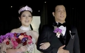 Tina Toon Beber Alasan Gelar Intimate Weeding Hanya Dihadiri Keluarga Inti