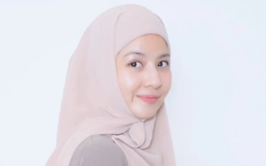 Natasha Rizky Buka Suara Usai Dikira Lesu, Style Cantik Ala Guru Agama Islam Bikin Kagum