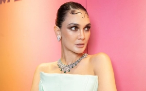 Dihadiri Banyak Artis, Luna Maya Tampil Menonjol di Event Fashion Berkat Gaun Unik 