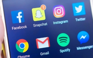 Batasi Penggunaan Media Sosial