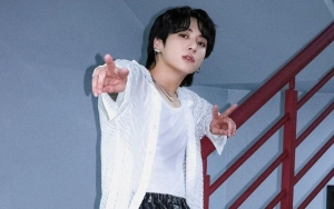 Jungkook Kaget Diserang Sasaeng Fans Paruh Baya Di Bandara
