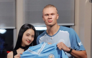 Jisoo BLACKPINK Ajari Erling Haaland Striker Man City Gerakan Dance 'Flower'