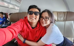 Kunjungi Rumah Bupati, Istri Denny Caknan Pakai Celana Super Mini Sontak Tuai Kritik