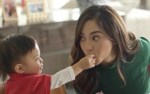 Lomba HUT RI, Nikita Willy dan Baby Issa Pamer OOTD Merah Putih Berdamage