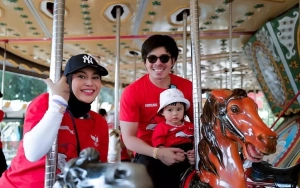 Gaya Ameena Putri Aurel-Atta Berhijab Bak Ibu Hajjah Bikin Gemas Maksimal
