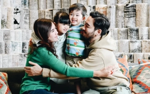 Syahnaz Sadiqah Batasi Komentar Saat Pamer Foto Keluarga Bahagia, Netter Masih Nyinyir