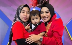 Di-Video Call Aurel Hermansyah, Reaksi Tak Terduga Sus Iroh Pengasuh Ameena Jadi Perbincangan